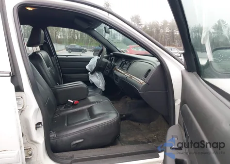 2009 Ford Crown Victoria Commercial Regular Wheelbase from USA, damaged, VIN 2FAHP72V79X113710